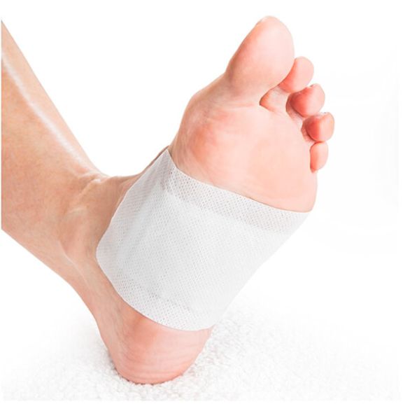 Step 4: peeling off the Nuubu pads and washing the feet